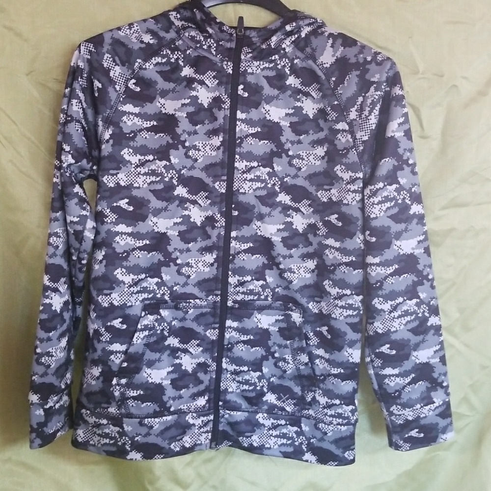 BoysXL Xersion Black/grey digital camo jacket